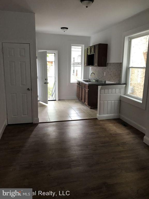 Photo 3 of 5 of 5537 Catharine St townhome
