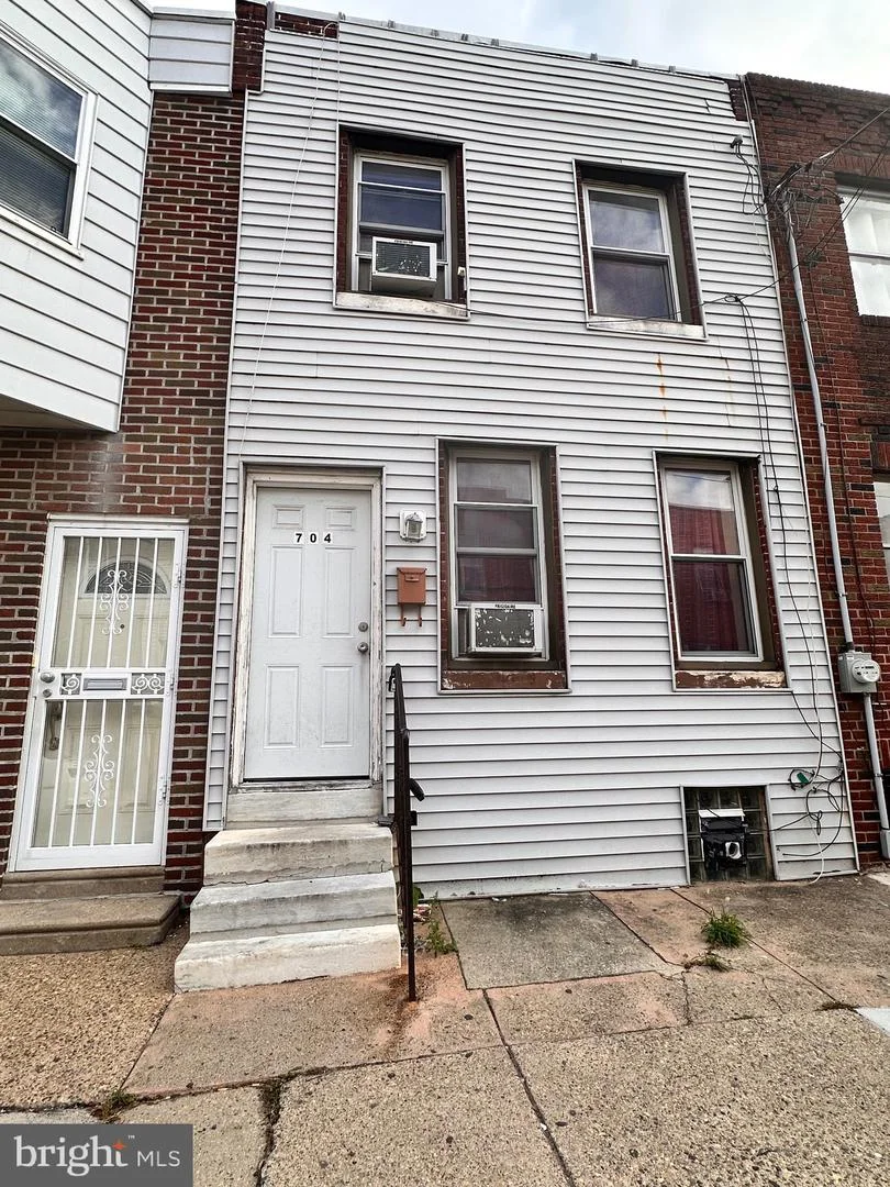 704 Mcclellan Street