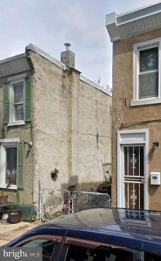 54 E Earlham Street