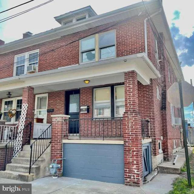 10 N Pearl Street