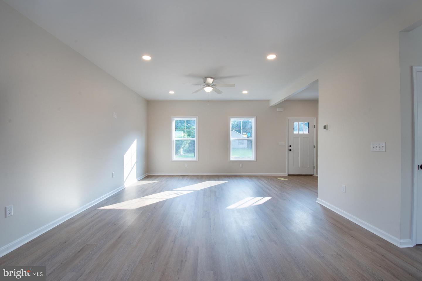 Photo 9 of 34 of 119 1st St house