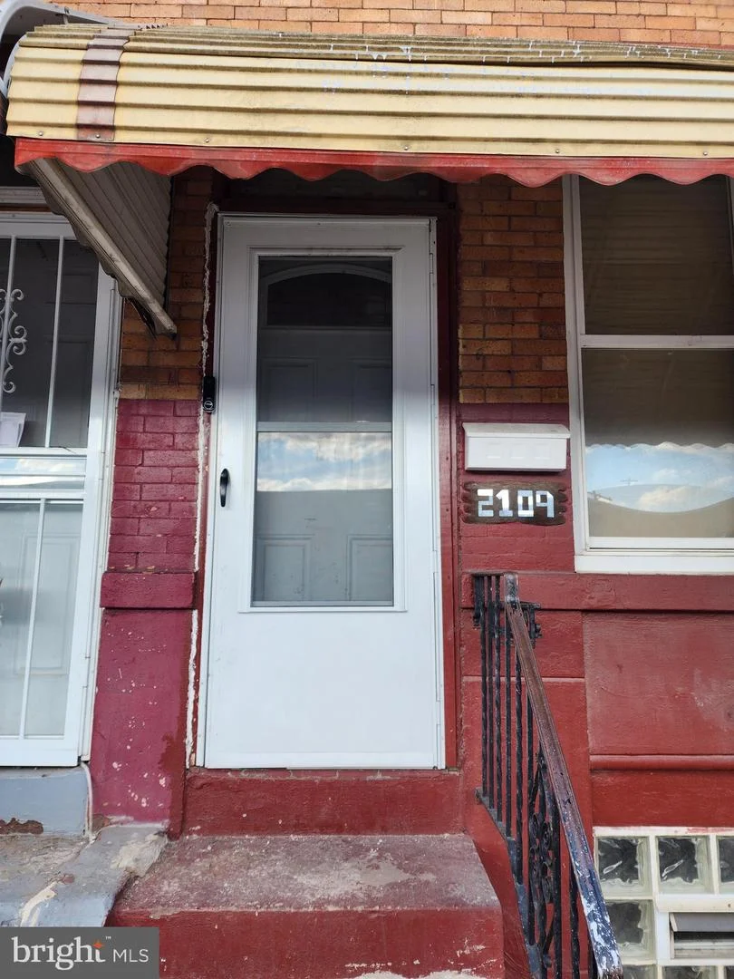 2109 W Cambria Street