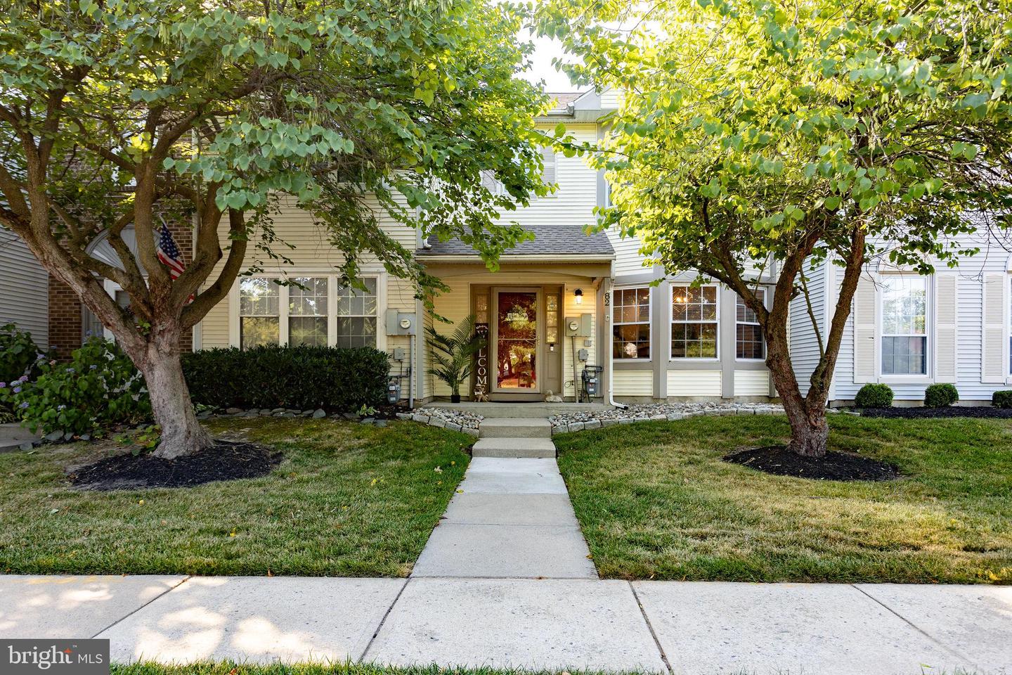 View Robbinsville, NJ 08691 townhome