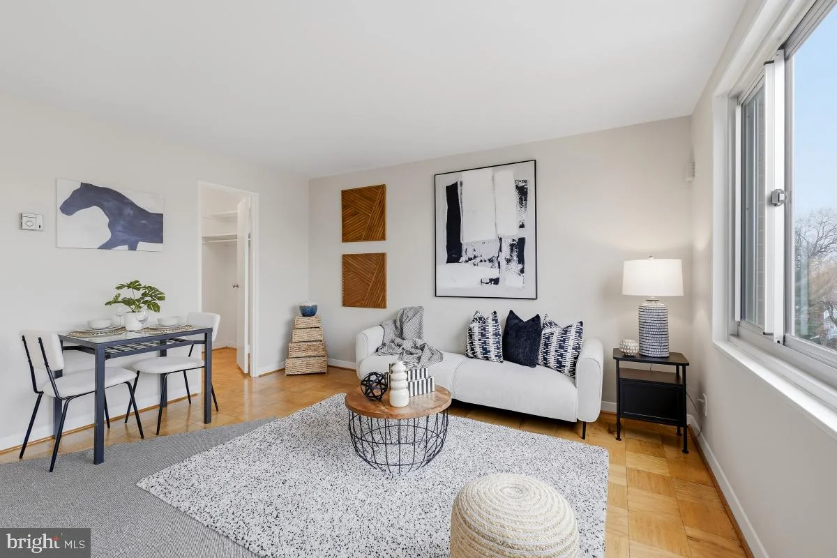1900 Lyttonsville Road Unit 1003
