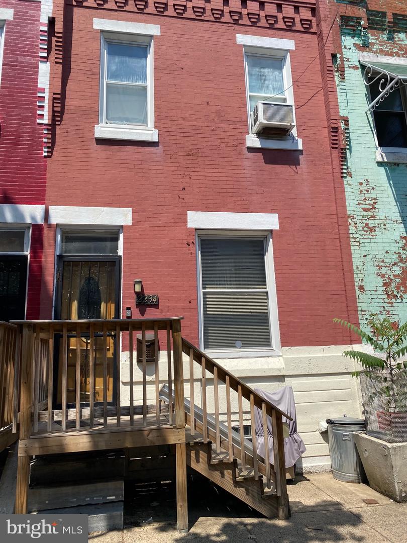 View Philadelphia, PA 19132 townhome