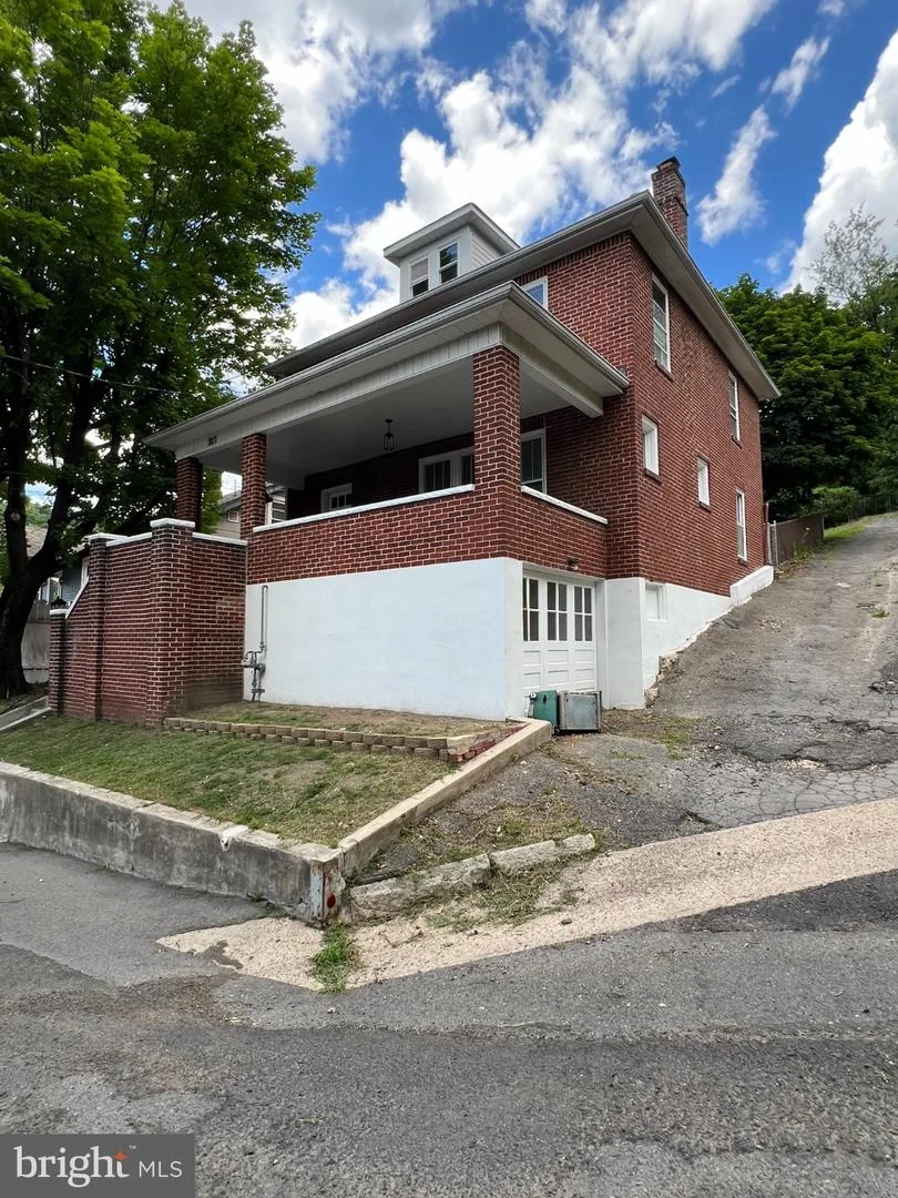 307 Helen Street