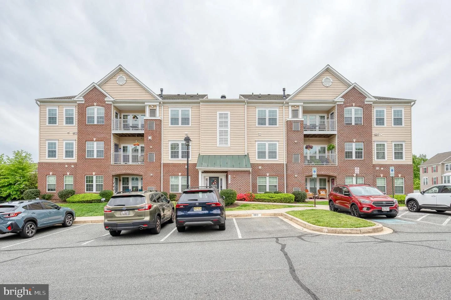 303 Lothian Way Unit 303
