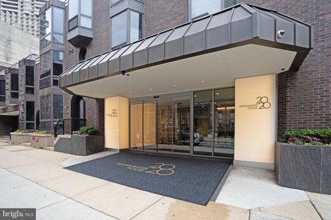 Condominium in Philadelphia PA 2018 Walnut STREET.jpg