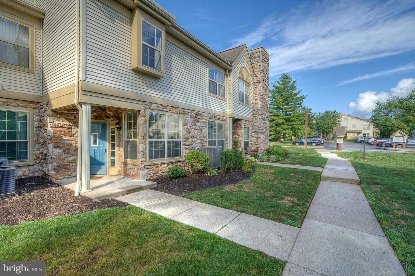 Photo 6 of 64 of 1302 Foxmeadow Dr #Condo 1302 townhome