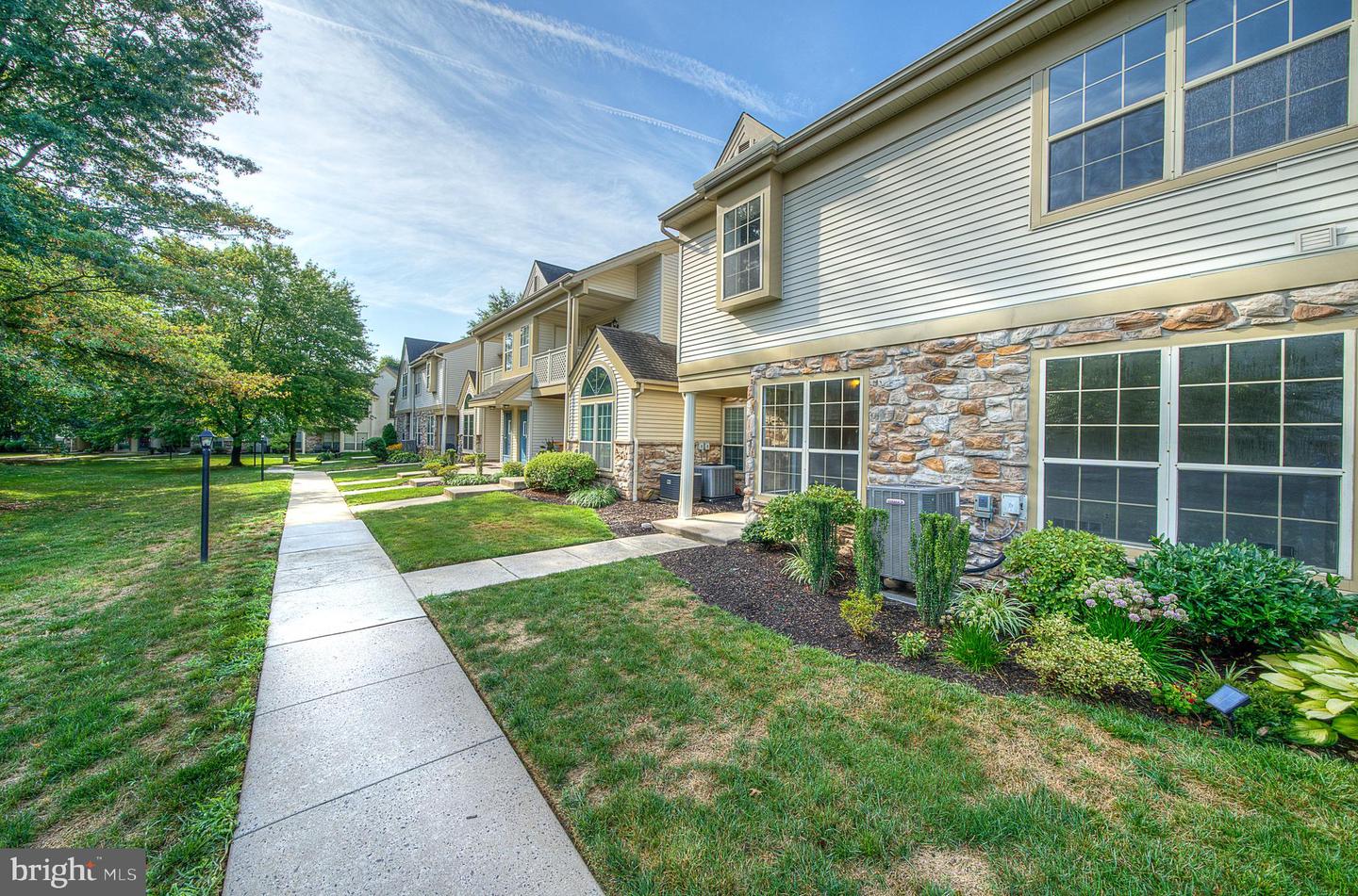 Photo 7 of 64 of 1302 Foxmeadow Dr #Condo 1302 townhome
