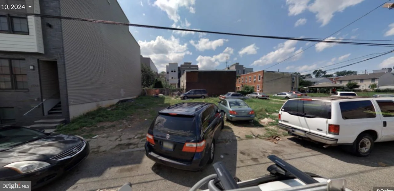 2126 N Marshall Street