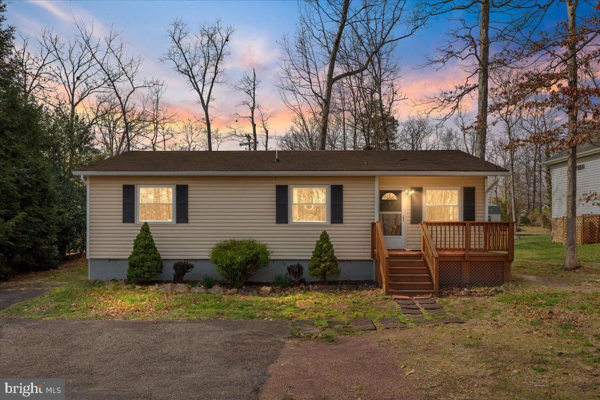 904 Lakeview Parkway