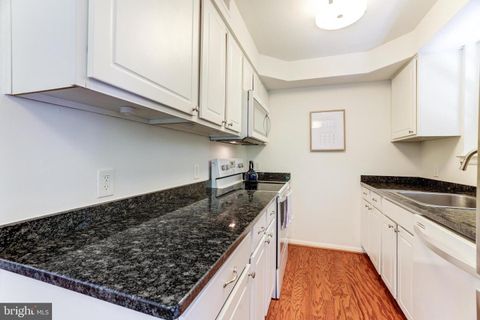 Townhouse in Arlington VA 4633 28th ROAD 10.jpg