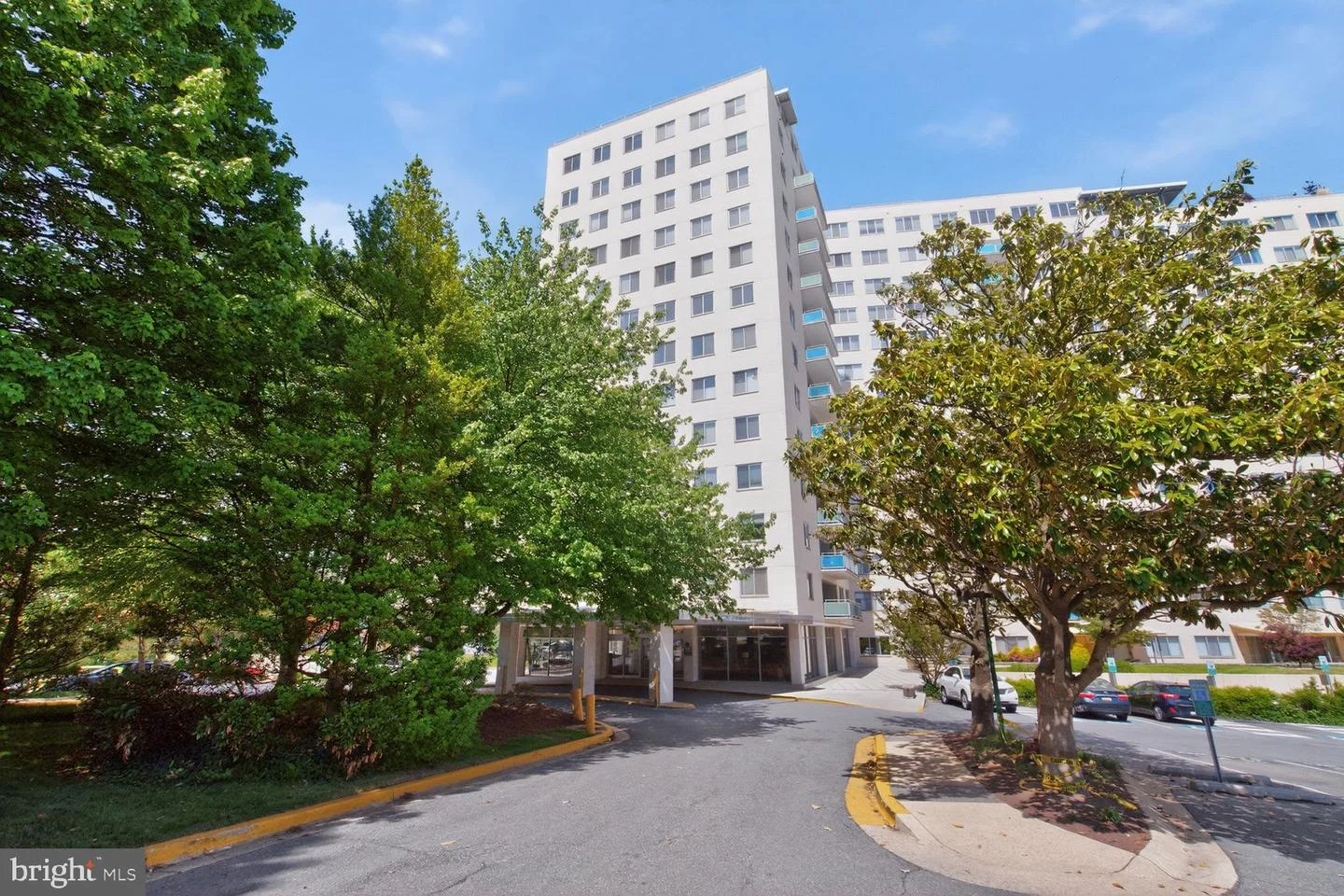 10201 Grosvenor Place Unit 720
