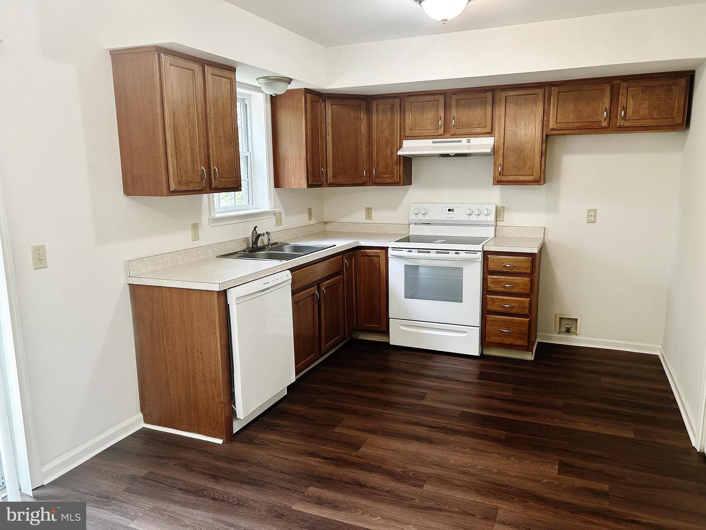Photo 6 of 30 of 53 72nd St N townhome