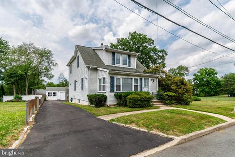 Single Family Residence in Ewing NJ 1621 Eleventh STREET 5.jpg