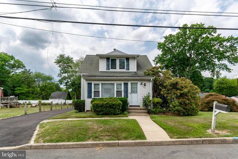 Single Family Residence in Ewing NJ 1621 Eleventh STREET 4.jpg