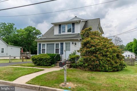 Single Family Residence in Ewing NJ 1621 Eleventh STREET 6.jpg