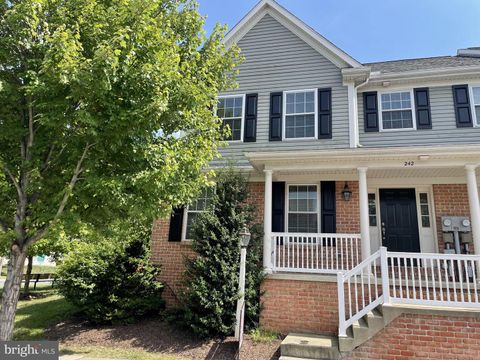 Townhouse in Lancaster PA 242 Cool Creek WAY.jpg