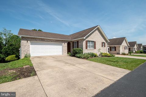 Duplex in Strasburg VA 64 Tyler CIRCLE.jpg