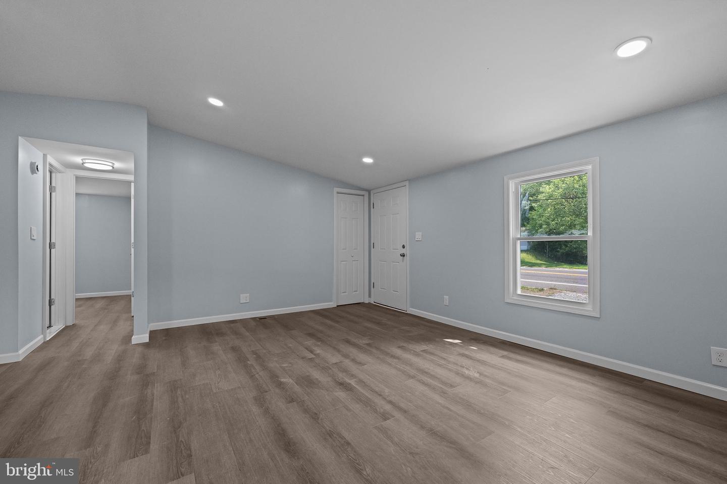 Photo 9 of 25 of 1507 North Ave house