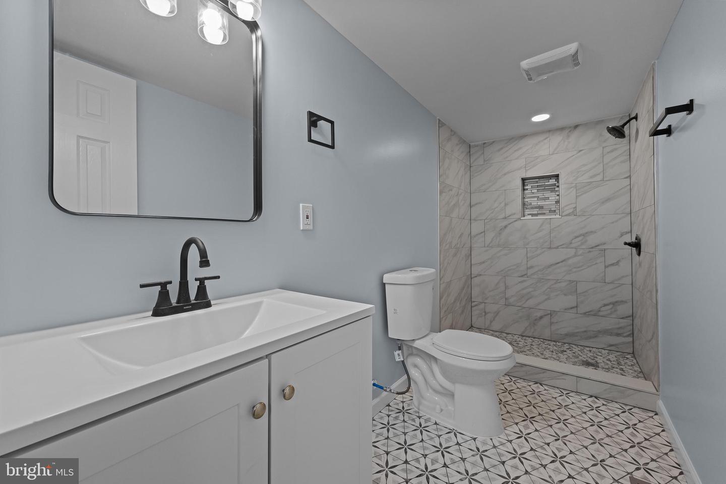 Photo 15 of 25 of 1507 North Ave house