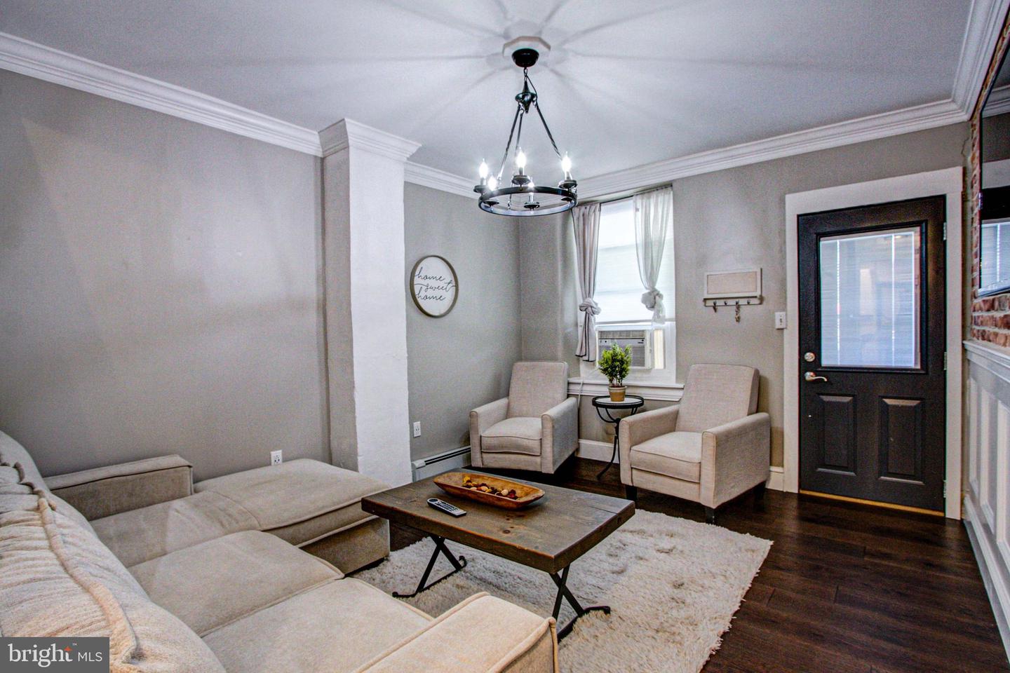 Photo 8 of 38 of 649 Summit St townhome