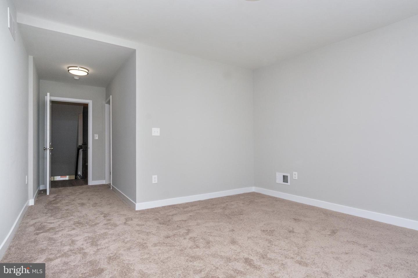 Photo 21 of 41 of 843 Harlem Ave townhome