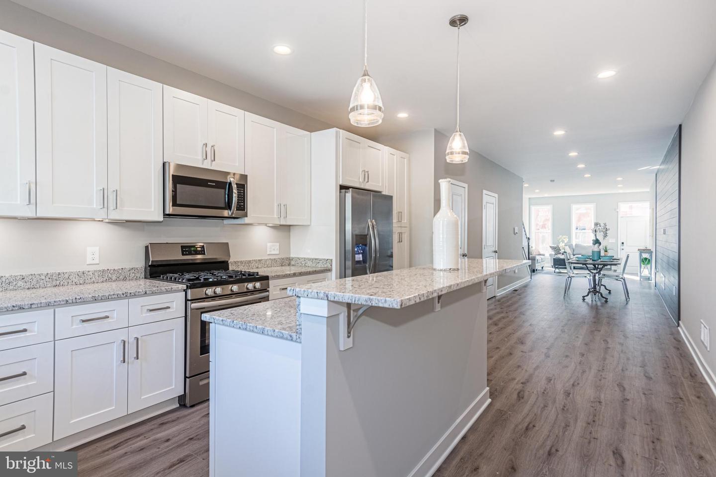 Photo 11 of 41 of 843 Harlem Ave townhome