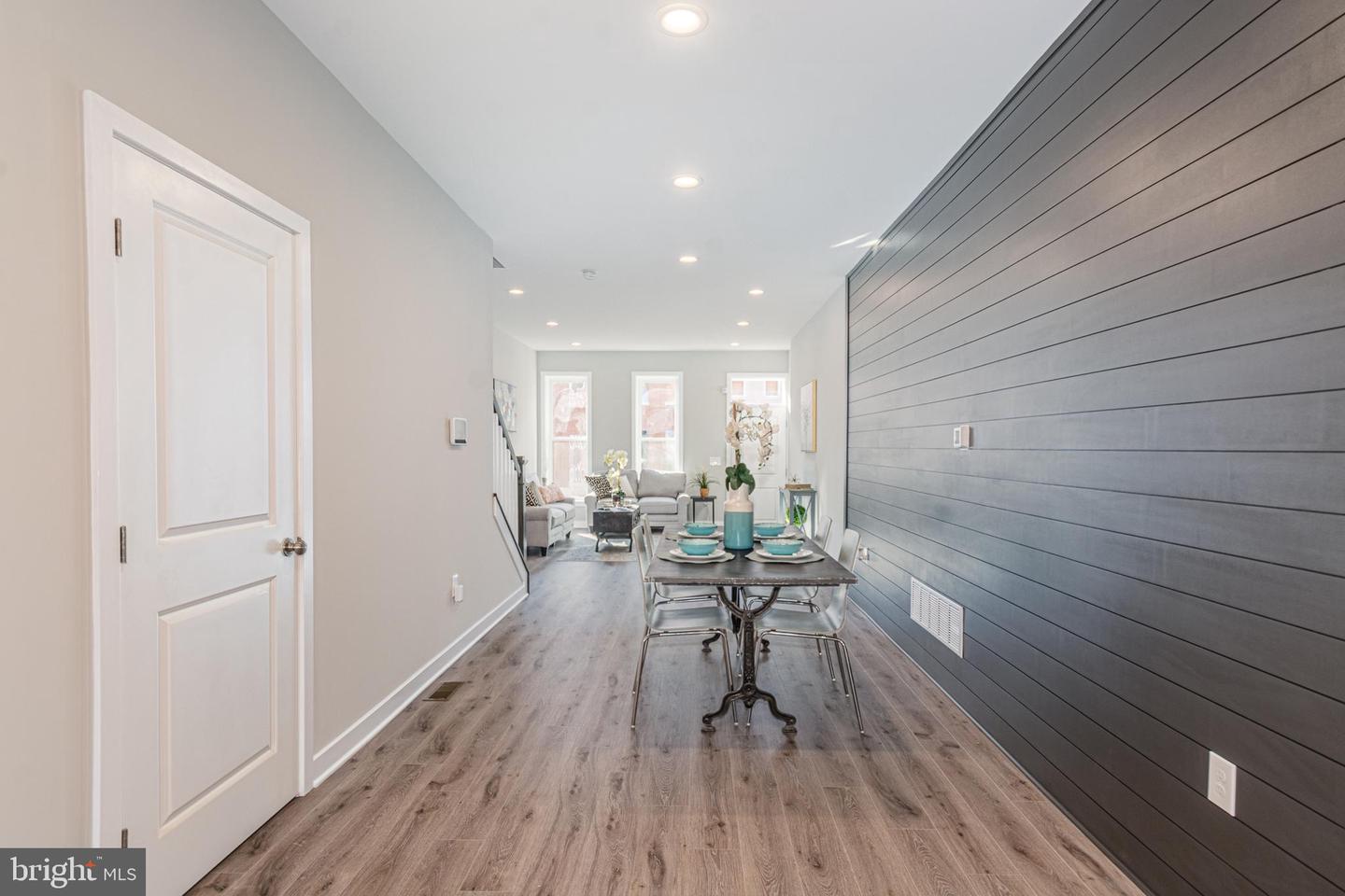 Photo 9 of 41 of 843 Harlem Ave townhome