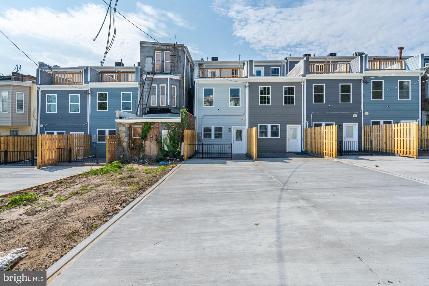 Photo 38 of 41 of 843 Harlem Ave townhome