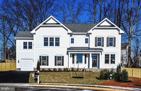 Single Family Residence in McLean VA 1812 Opalocka DRIVE.jpg