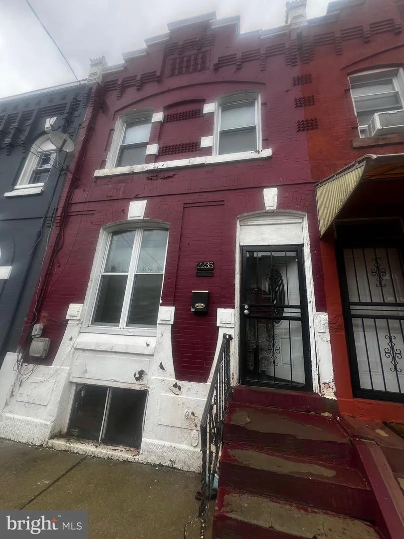 2235 N Van Pelt Street