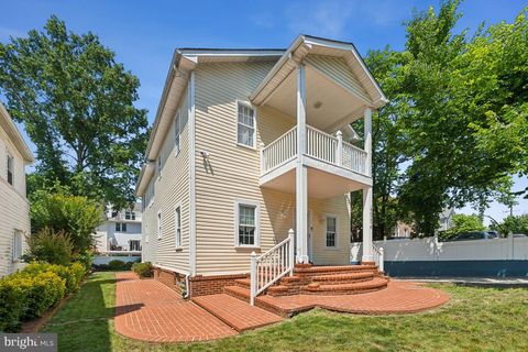 Single Family Residence in Arlington VA 2034 Shirlington ROAD 1.jpg