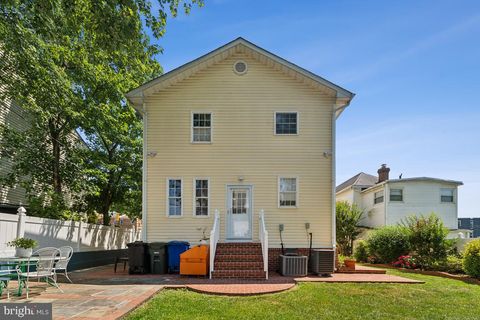 Single Family Residence in Arlington VA 2034 Shirlington ROAD 46.jpg