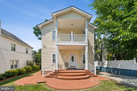 Single Family Residence in Arlington VA 2034 Shirlington ROAD.jpg