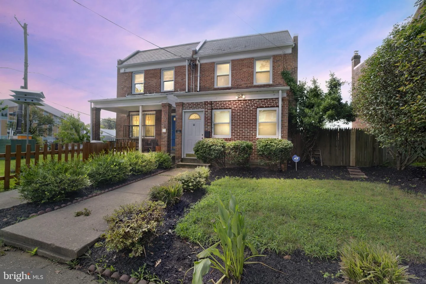 19 Hamilton Street NE