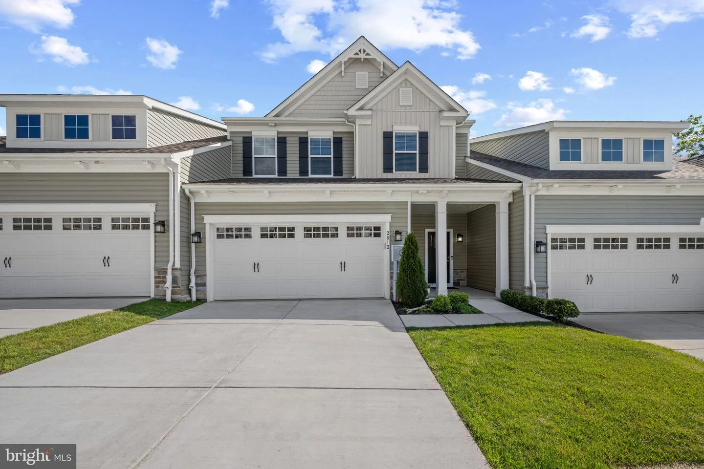 2812 Town View Circle