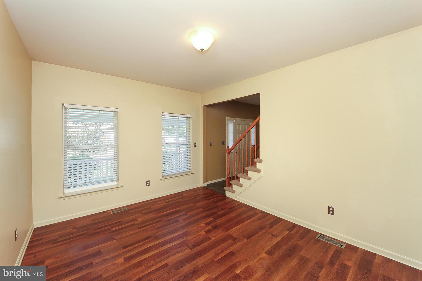 Photo 5 of 41 of 301 Pennington Way house