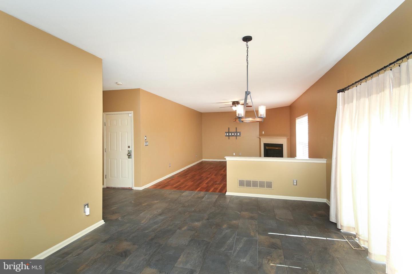 Photo 9 of 41 of 301 Pennington Way house