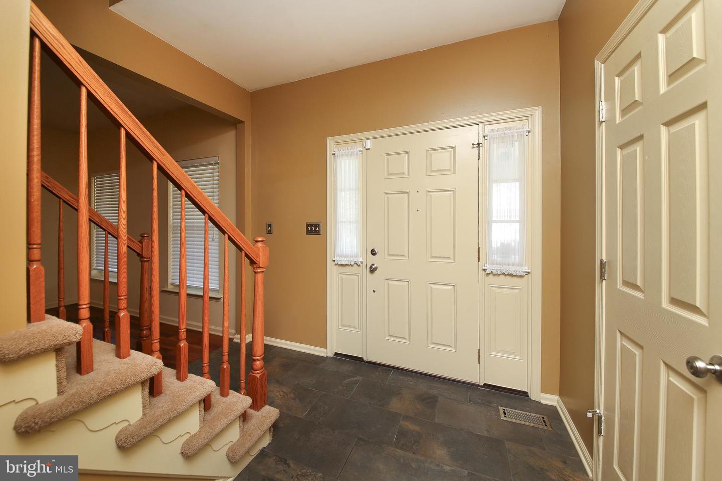 Photo 3 of 41 of 301 Pennington Way house