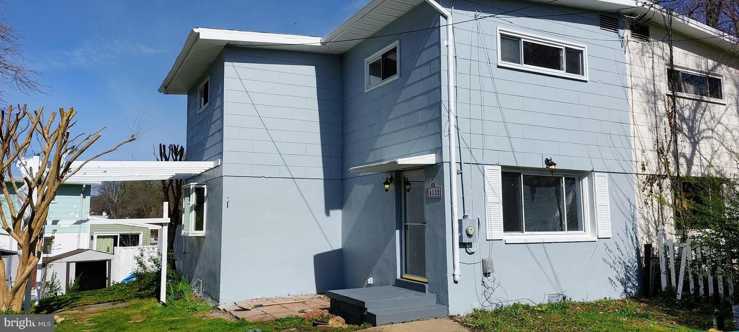 4132 Leonard Dr