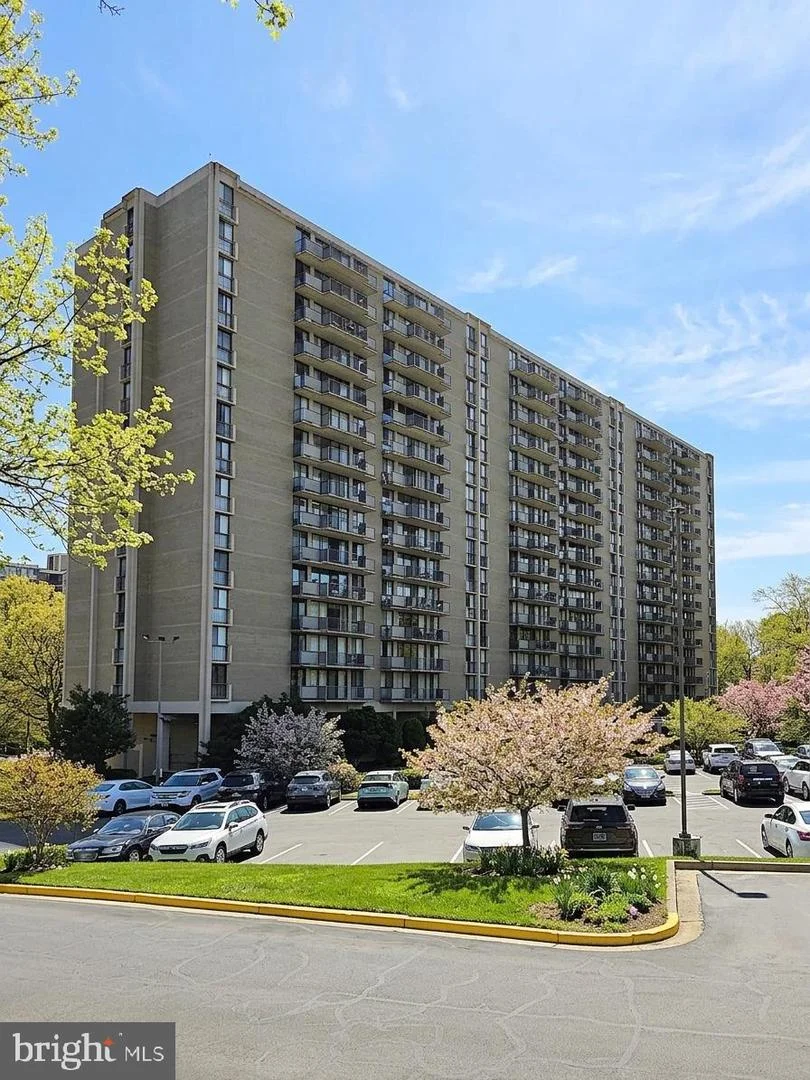 6100 Westchester Park Drive Unit 516