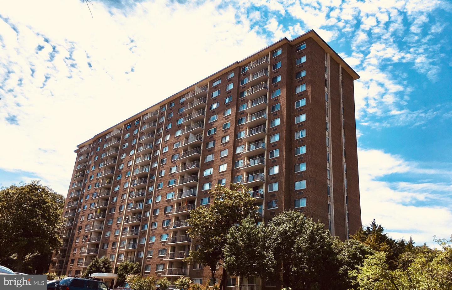 2059 HUNTINGTON AVE #1403