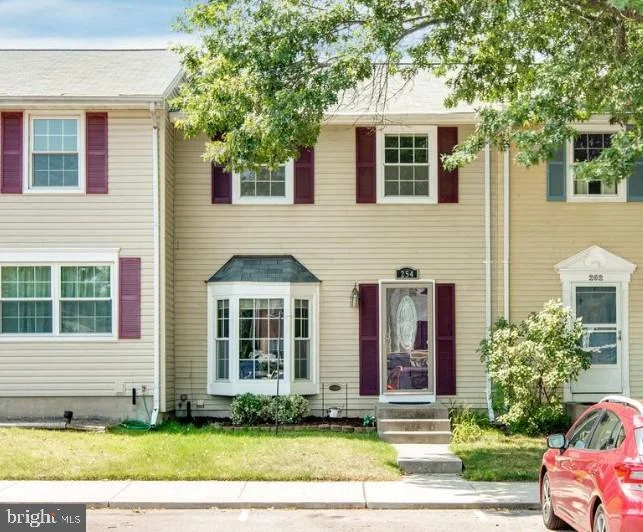 254 Chalet Circle W
