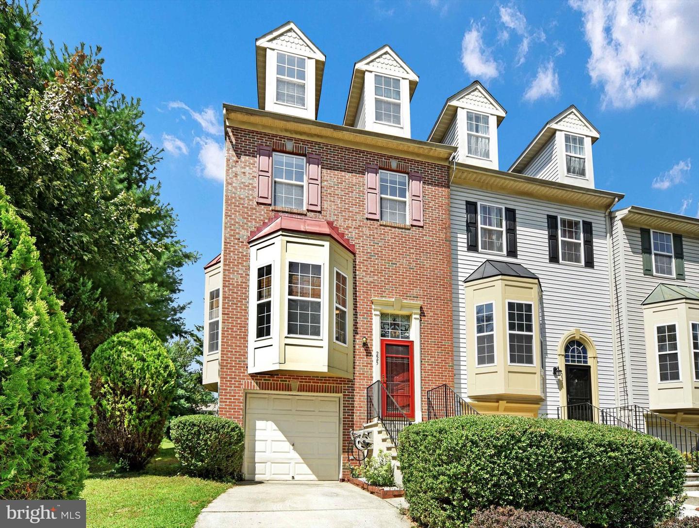 Photo 2 of 31 of 225 Persimmon Cir townhome