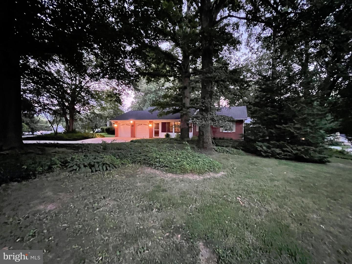 Photo 13 of 55 of 125 Saint Regis Dr house