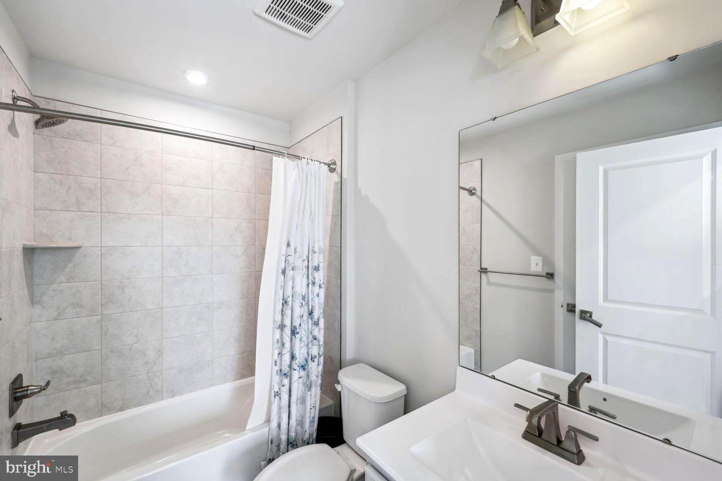 Photo 20 of 25 of 2801 Battersea Lake Loop townhome