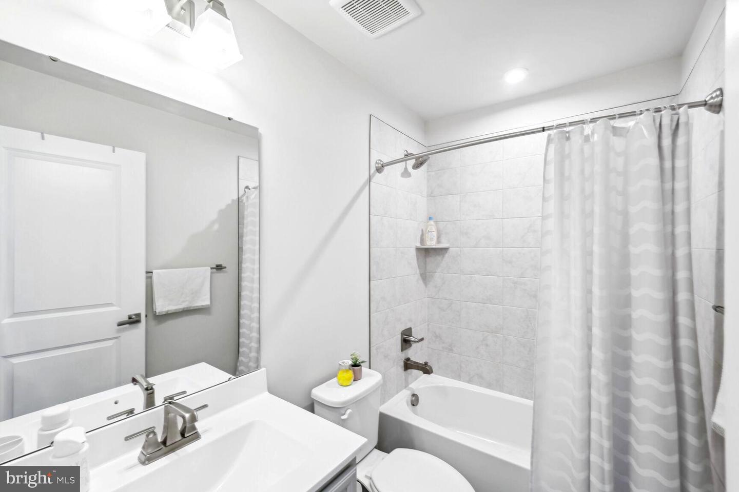 Photo 22 of 25 of 2801 Battersea Lake Loop townhome