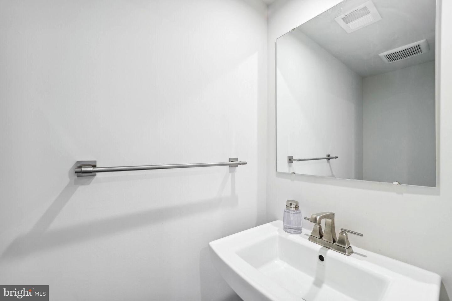 Photo 5 of 25 of 2801 Battersea Lake Loop townhome